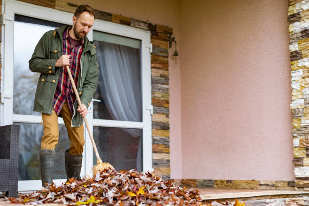 Best Yard Waste Removal  in Combined Locks, WI